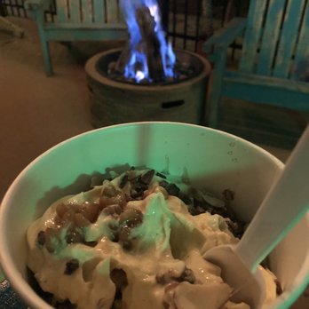 Froyos and Mo - Ice Cream & Frozen Yogurt Near Me - Peachtree City, Georgia