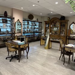 Lugonia Vision Center Optometry - Frame Displays