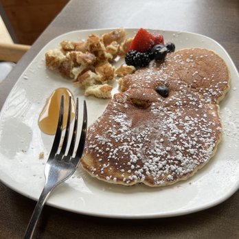 Le Café Station Grill - Kids pancake - Breakfast & Brunch Near Me - Chicago, Illinois Le Café Station Grill - Kids pancake - Breakfast & Brunch Near Me - Chicago, Illinois