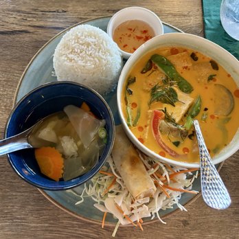 Lim Ros Thai Restaurant - Panang Curry - Salad Near Me - Maitland, Florida Lim Ros Thai Restaurant - Panang Curry - Salad Near Me - Maitland, Florida