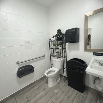 Yodaly Bakery - Make bathroom - Cuban Near Me - San Antonio, Texas