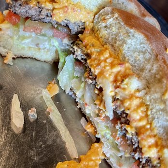 The Kingsman Restaurant - Pimento cheese burger - American Near Me - Cayce, South Carolina The Kingsman Restaurant - Pimento cheese burger - American Near Me - Cayce, South Carolina