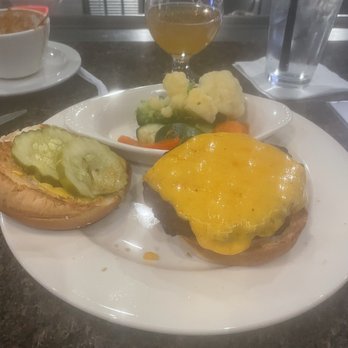 Charleston's - American Near Me - Carmel, Indiana