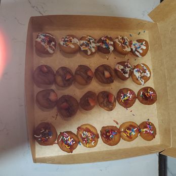 Cafe Dew - 24 Mini Donuts - Coffee & Tea Near Me - Webster, Texas Cafe Dew - 24 Mini Donuts - Coffee & Tea Near Me - Webster, Texas