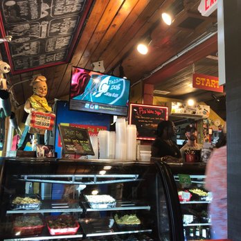 Yellow Dog Eats - Front counter at Yellow Dog Eats - Sandwiches Near Me - Windermere, Florida