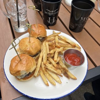 The Admiral - Cheeseburger sliders - Bars Near Me - Washington, DC, District of Columbia The Admiral - Cheeseburger sliders - Bars Near Me - Washington, DC, District of Columbia