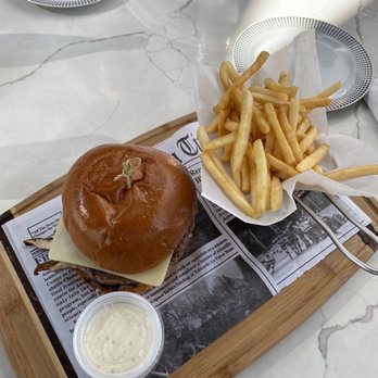 King’s Lounge La - Truffle Burger - Mediterranean Near Me - Glendale, California