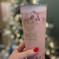 Jade Tea House - Strawberry Milk tea with strawberry boba