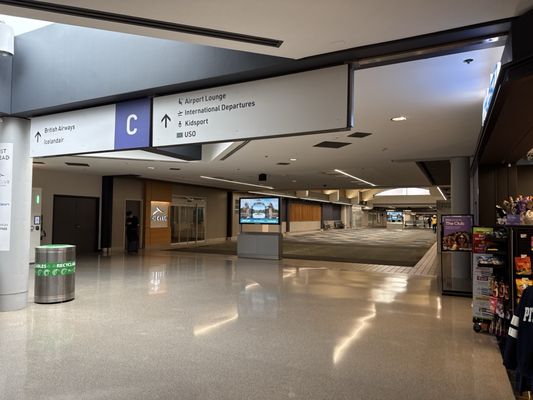 Pittsburgh International Airport by null