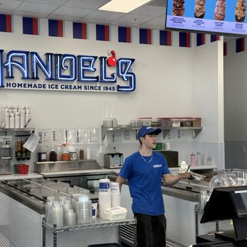 Handel's - Efficient and friendly staff. - Ice Cream & Frozen Yogurt Near Me - Livermore, California Handel's - Efficient and friendly staff. - Ice Cream & Frozen Yogurt Near Me - Livermore, California