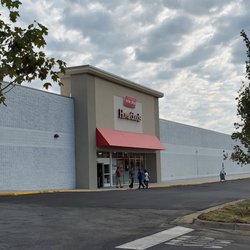 HomeGoods - New HomeGoods (formerly Sears), at the Warrenton Village Center.