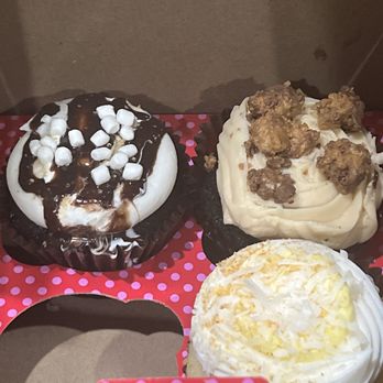 Smallcakes Palm Bay - S'more, Reese's and Coconut Cupcakes - Bakeries Near Me - Melbourne, Florida Smallcakes Palm Bay - S'more, Reese's and Coconut Cupcakes - Bakeries Near Me - Melbourne, Florida