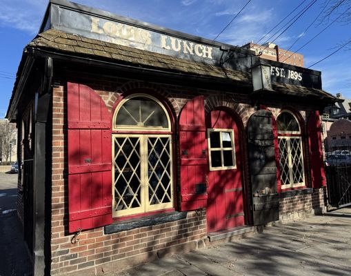 Louis' Lunch by null