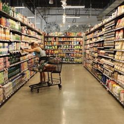 MOM's Organic Market