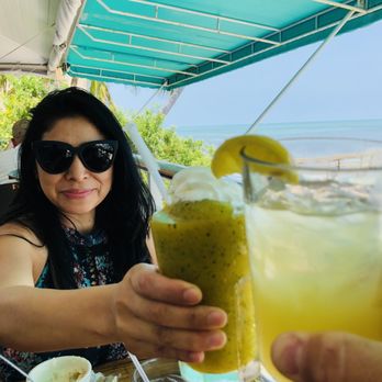 Lazy Days Restaurant - Upper deck - Seafood Near Me - Islamorada, Florida