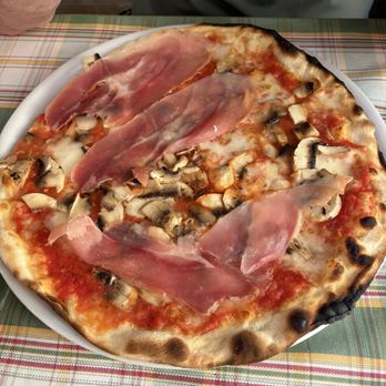 Osteria della Suburra - Fungi pizza with ham added - Italian Near Me - Roma, 62 Osteria della Suburra - Fungi pizza with ham added - Italian Near Me - Roma, 62