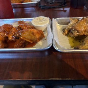 Norma Jean's Bar & Grill Room - Hot wings and Garlic Parmesean wings - Burgers Near Me - Venice, Florida Norma Jean's Bar & Grill Room - Hot wings and Garlic Parmesean wings - Burgers Near Me - Venice, Florida