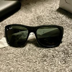 Sunglass Hut
