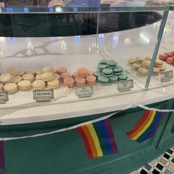 Lady Yum - Macarons - Desserts Near Me - Bellevue, Washington