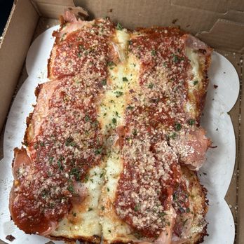Iron Born Pizza - Gluten Free Pizza w/Ham - Pizza Near Me - Pittsburgh, Pennsylvania