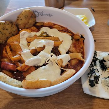 Yupdduk Irvine - 5/5) Finally they bring out their huge, spicy Set C tteokbokki bowl. Yummy and fun to eat, but way too much food and carbs for one person. - Korean Near Me - Irvine, California