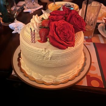 Inca Paisa - Strawberry cake - Colombian Near Me - Flushing, New York