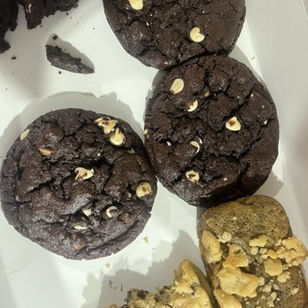 Crumbl - Daytona Beach - Bakeries Near Me - Daytona Beach, Florida