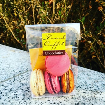 Pascal Caffet - Macarons - 1,70 euro cad - Desserts Near Me - Milan, Michigan