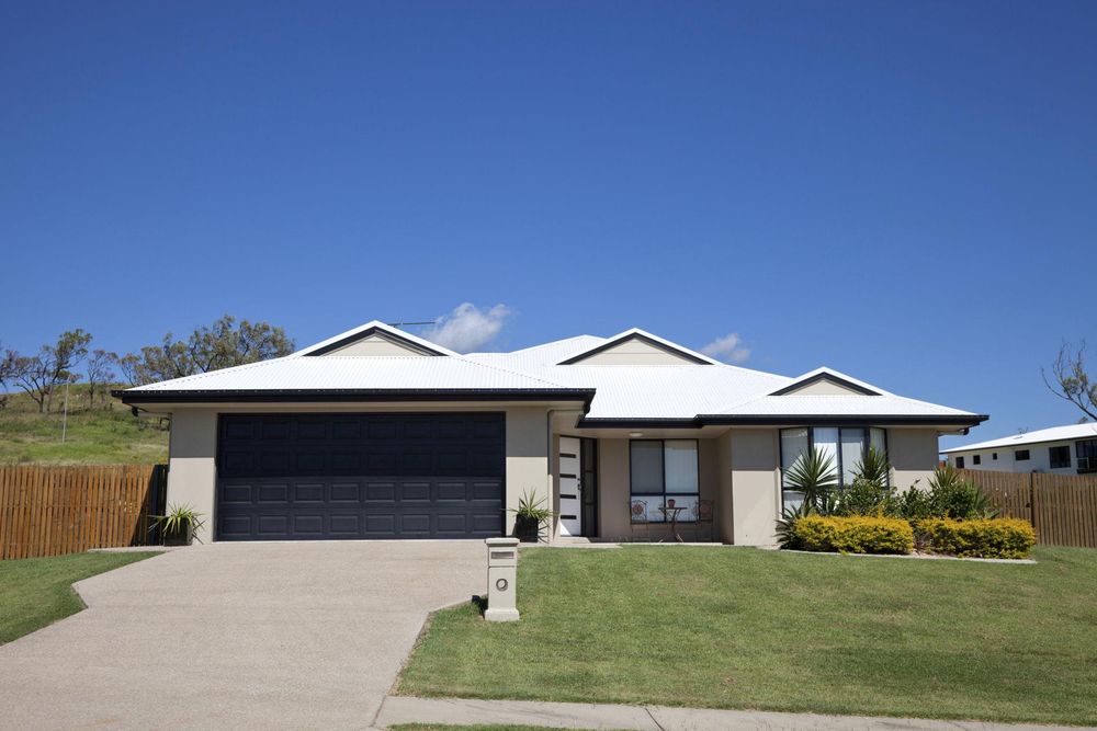 Titan Garage Doors - Garage Door Contractor in Lincoln, NE