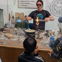 Tsunami's Glass Shop - Demonstration!