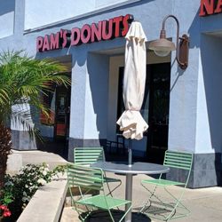 Pam's Donuts No 8