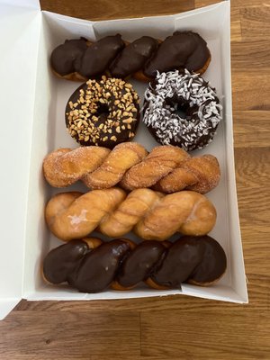 Grand Donuts by null