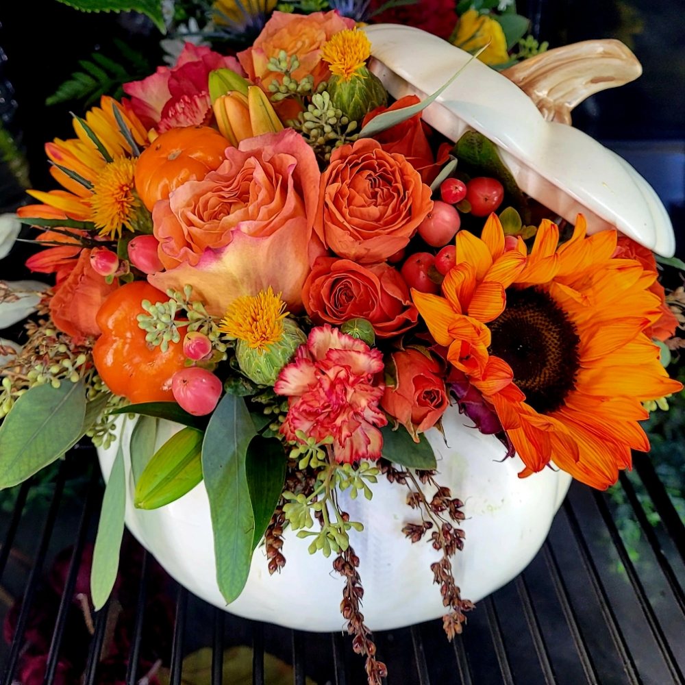 Blossom Floral & Gift Studio Logo