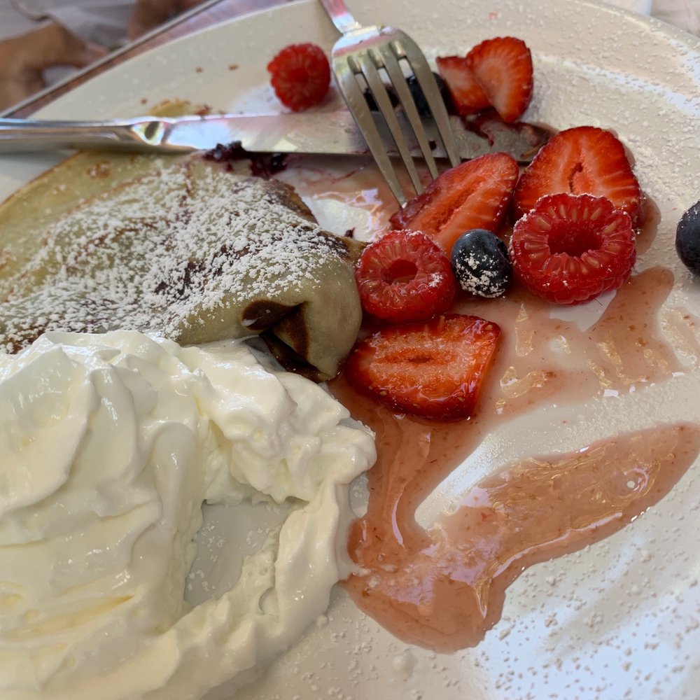 Le Coffee Shop - Crepe with berries - Breakfast & Brunch Near Me - Temecula, California Le Coffee Shop - Crepe with berries - Breakfast & Brunch Near Me - Temecula, California