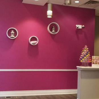 Le Macaron French Pastries - Patisserie/Cake Shop Near Me - Oak Brook, Illinois