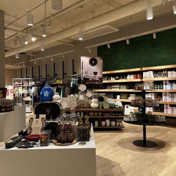 Anthropologie - Displays - Women's Clothing Near Me - Pasadena, California