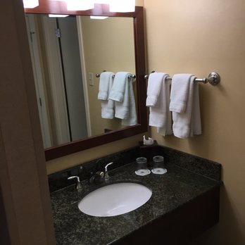 Marriott Albany - Sink - Hotels Near Me - Albany, New York