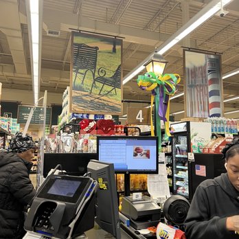 Robert Fresh Market - Inside - Grocery Near Me - New Orleans, Louisiana