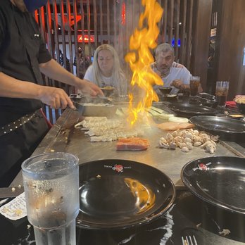 Tokyo Wako - He had that many mushrooms and only gave my three cut-in-half mushrooms. Super disappointing. - Sushi Bars Near Me - Arcadia, California Tokyo Wako - He had that many mushrooms and only gave my three cut-in-half mushrooms. Super disappointing. - Sushi Bars Near Me - Arcadia, California