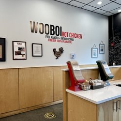 Wooboi Hot Chicken - Condiment bar