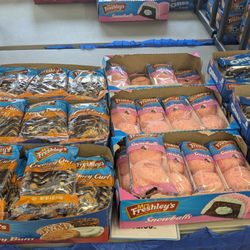 Flowers Bakery Outlet - Snack cakes