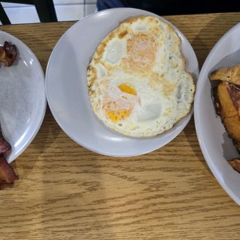 Sara's Kitchen - Over easy eggs - Breakfast & Brunch Near Me - Palm Beach Gardens, Florida Sara's Kitchen - Over easy eggs - Breakfast & Brunch Near Me - Palm Beach Gardens, Florida