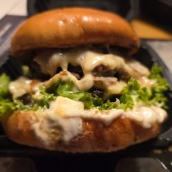 Beef N Bunns - Double Swiss Daddy