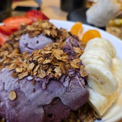 Component Coffee Lab - Close-Up of the Açai Bowl ($11.25) 07-06-2025