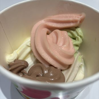 Yogurtland - Ice Cream & Frozen Yogurt Near Me - Cupertino, California Yogurtland - Ice Cream & Frozen Yogurt Near Me - Cupertino, California