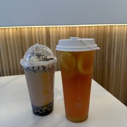 Möge Tee - Oreo milk tea (left), super fruit four season oolong tea (right)
