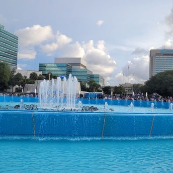 Friendship Fountain - Landmarks & Historical Buildings Near Me - Jacksonville, Florida