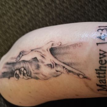 Mohave Creative Tattoo - Hands tattoo - Tattoo Near Me - Los Angeles, California Mohave Creative Tattoo - Hands tattoo - Tattoo Near Me - Los Angeles, California