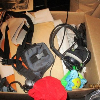 Inside Moves Relocation Services - Earphones just thrown into a box unprotected. - Movers Near Me - Reseda, California