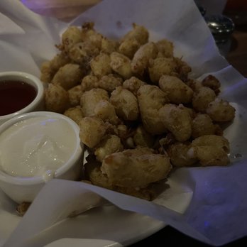 Yard House - Wisconsin Fried Cheese Curds - New American Near Me - Sacramento, California